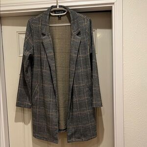 Black, white with little gold plaid long, open Blazer